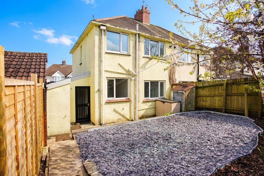 Property photo 2 of 23 Garden