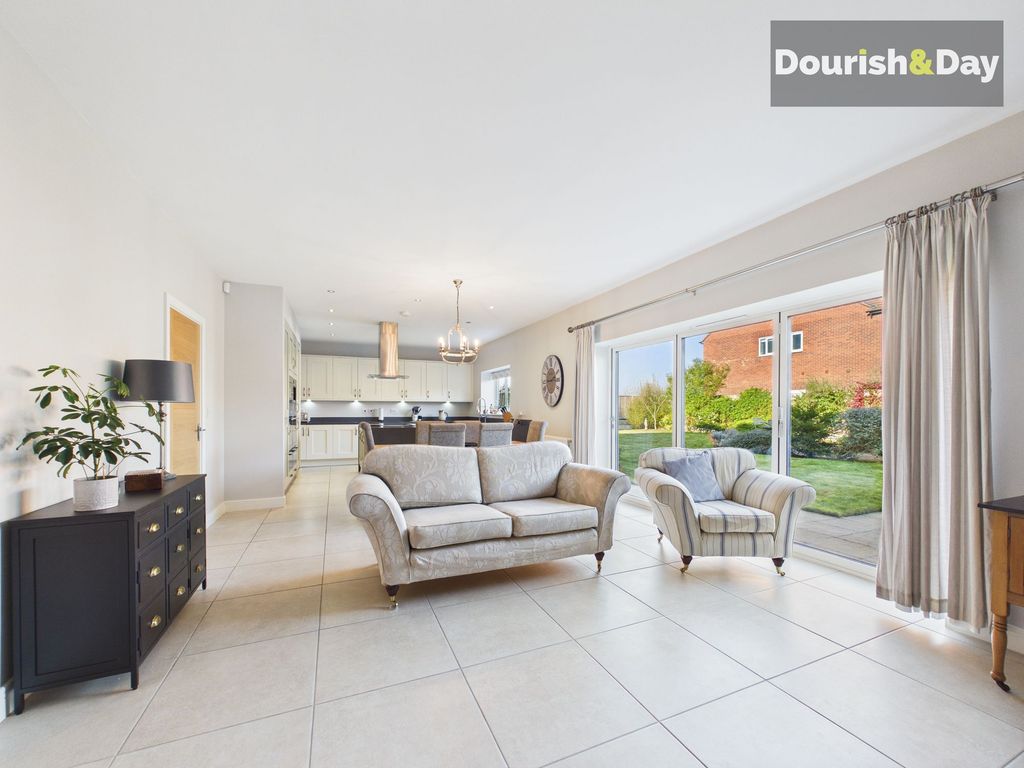 Property photo 2 of 34