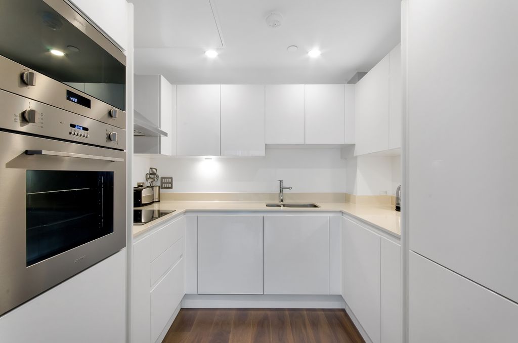 Property photo 2 of 8 Kitchen