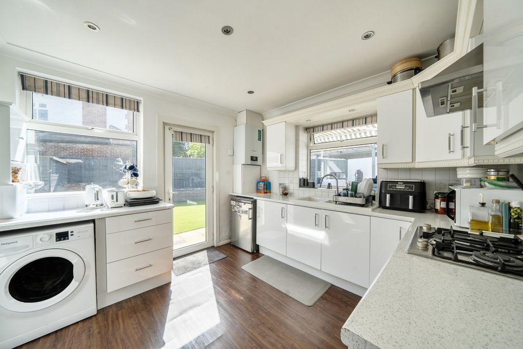 Property photo 2 of 24 1-6A111577Cdb5E-1...