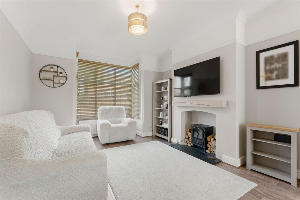 Property photo 3 of 25 Londonroad_12.Jpg