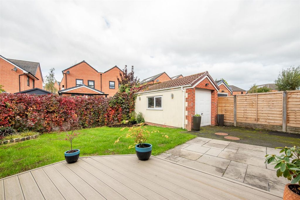 Property photo 2 of 22 Garden