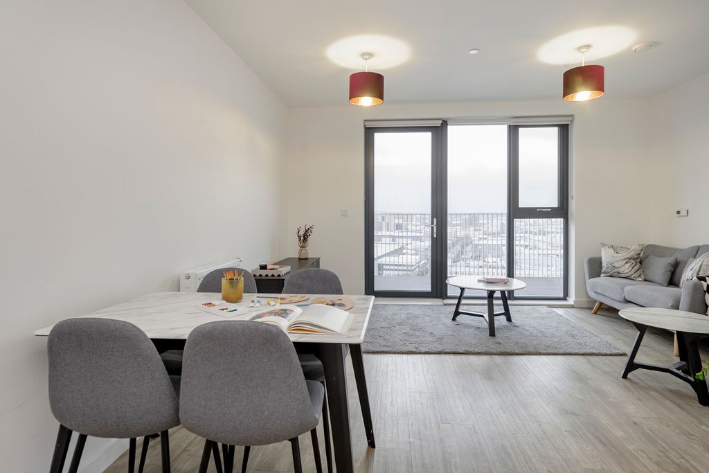 Property photo 2 of 23