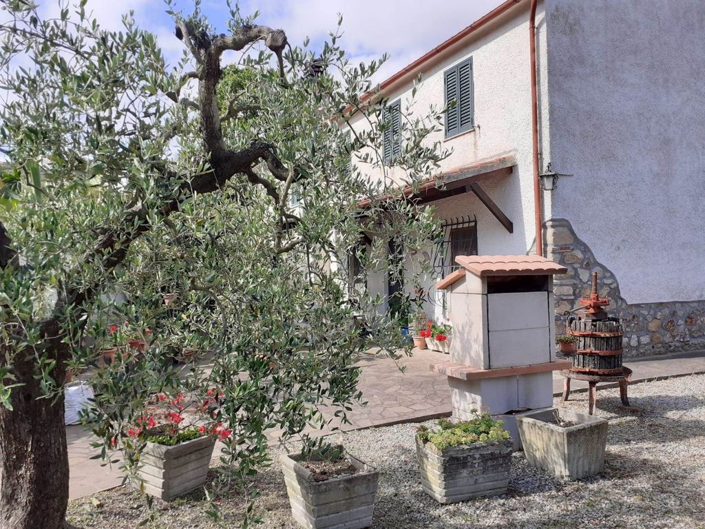 Property photo 2 of 29