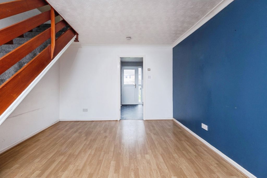 Property photo 3 of 10 Pbox-Img.Jpg