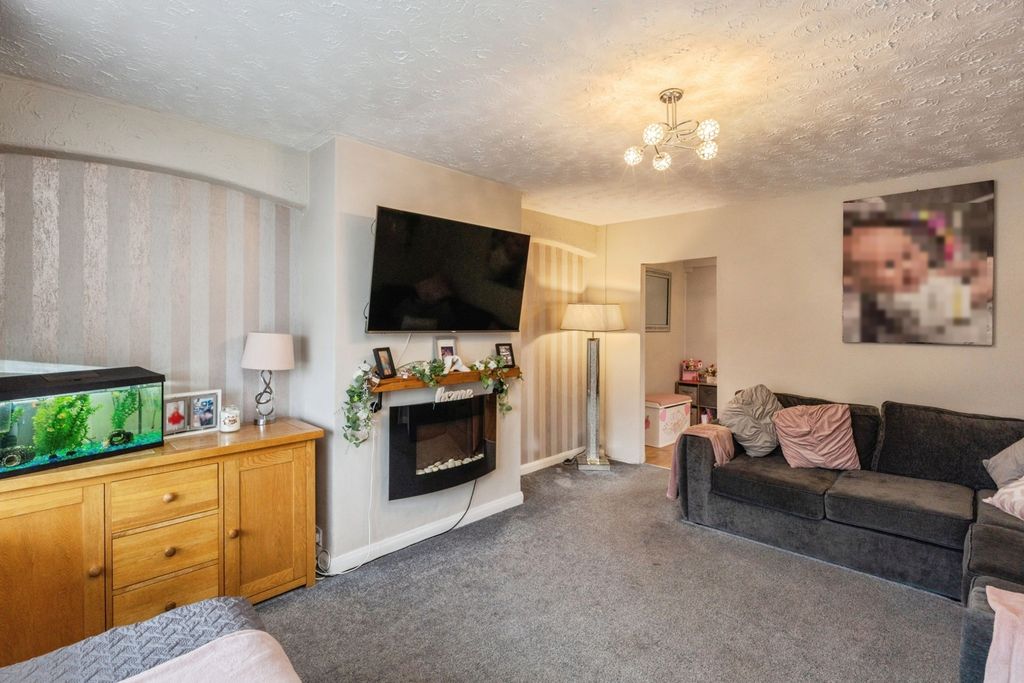 Property photo 3 of 18 Pbox-Img.Jpg