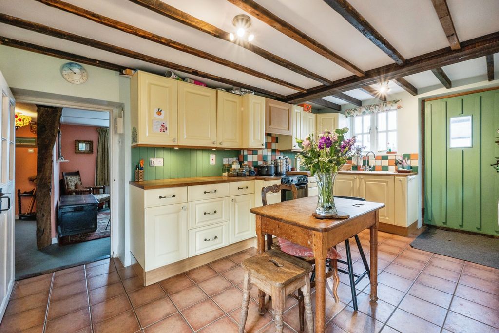 Property photo 2 of 32 Kitchen-Breakfast Rom