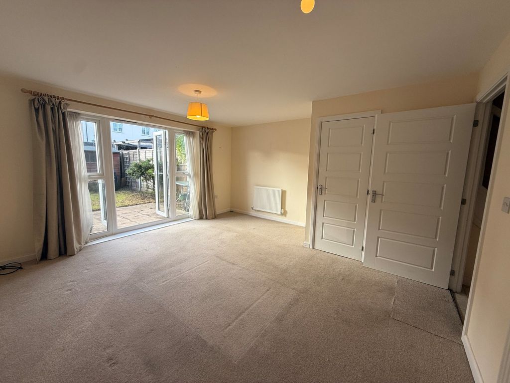 Property photo 2 of 18 Picture No. 25