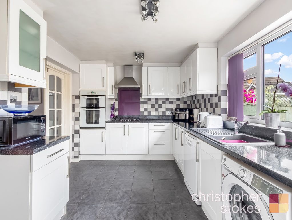 Property photo 3 of 18 4435895