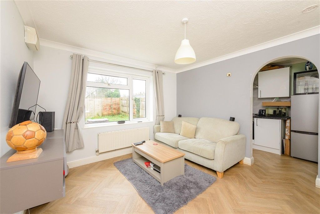 Property photo 2 of 5 Lounge