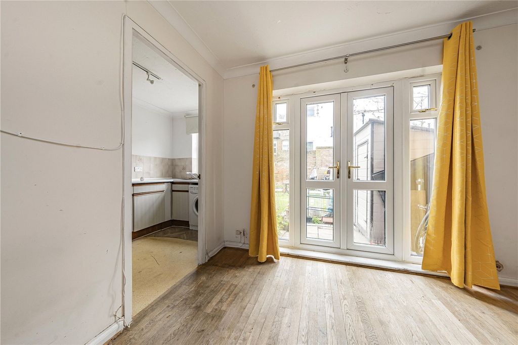 Property photo 3 of 9 Picture No. 06