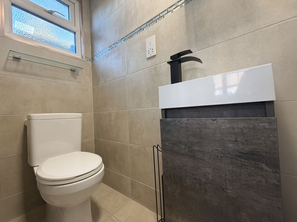 Property photo 3 of 6 Yq7Vk