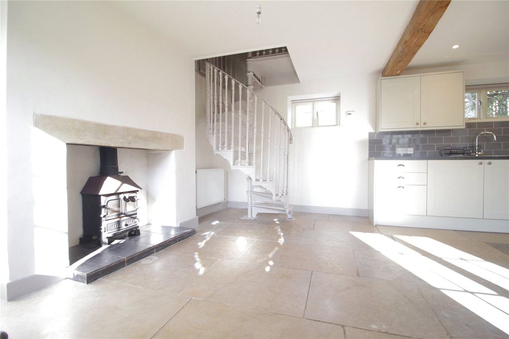 Property photo 2 of 12 Picture No. 22