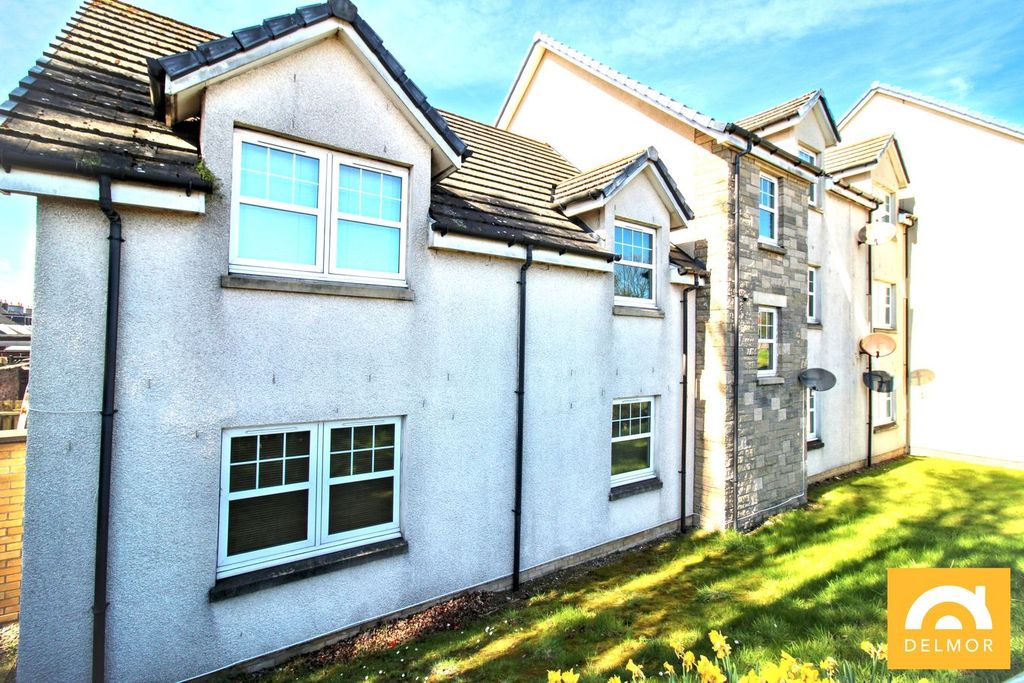 Property photo 2 of 13