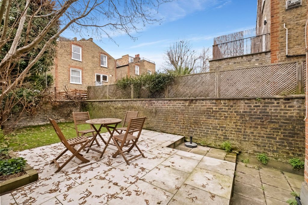 Property photo 2 of 12