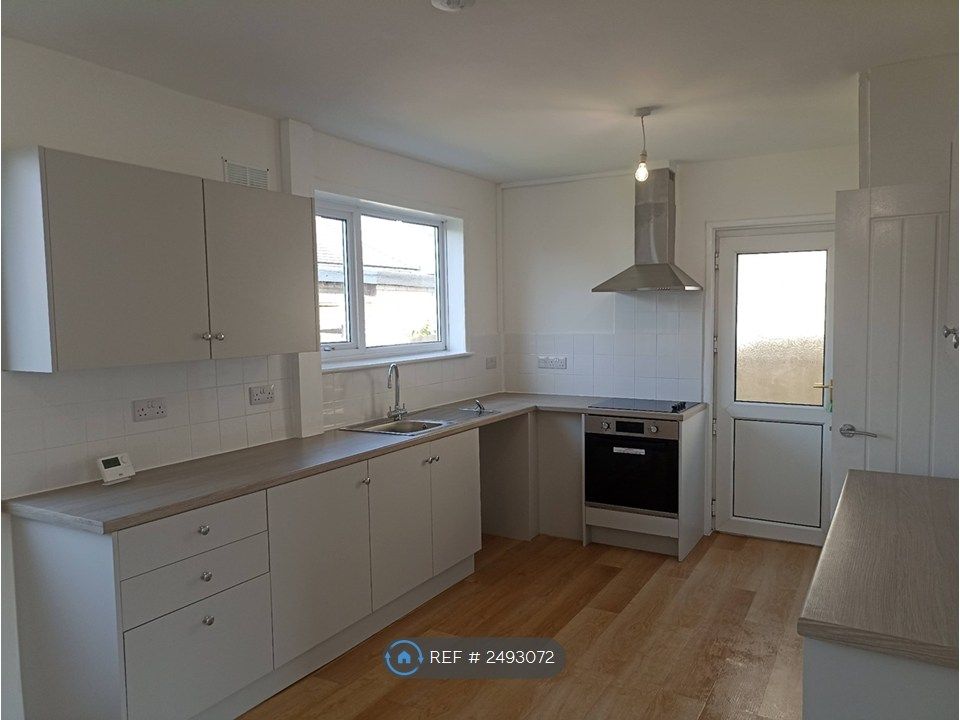 Property photo 2 of 35