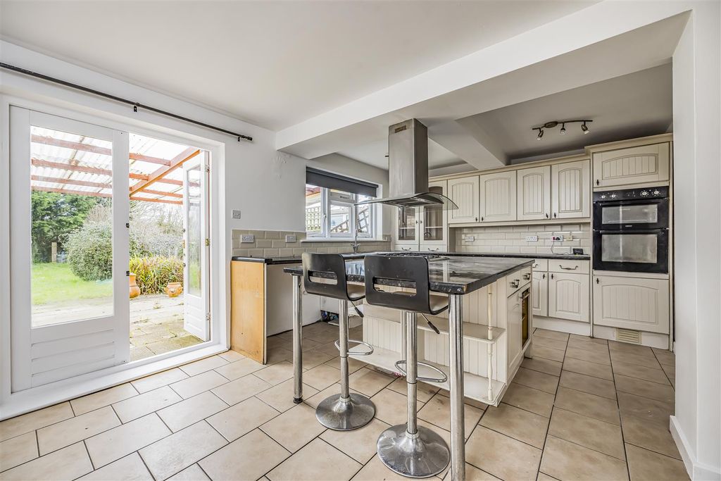 Property photo 2 of 21 3 Monks Hill, Westbourne-Porticomarketing-Nexa-19.