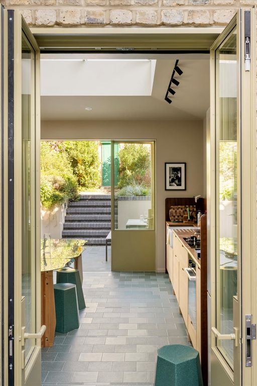 Property photo 3 of 68 Image