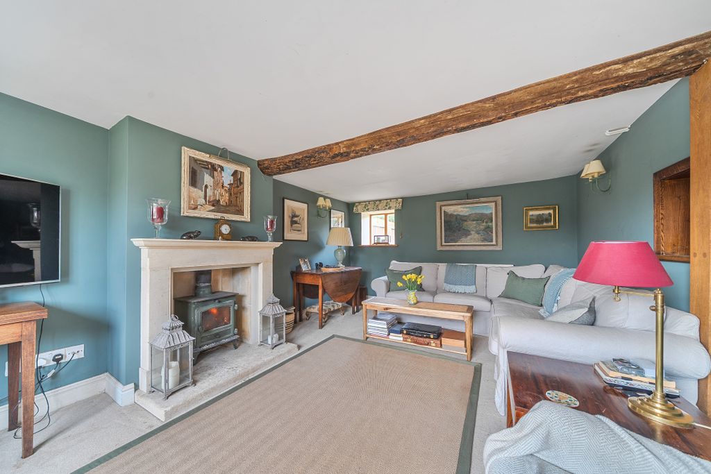 Property photo 2 of 23