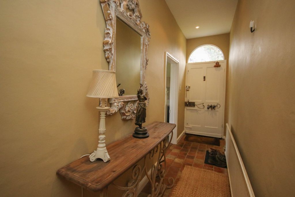 Property photo 2 of 30