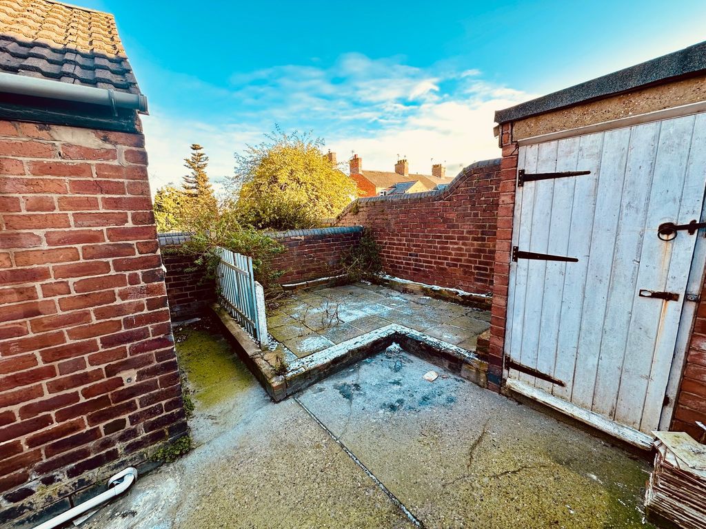 Property photo 3 of 12 Garden