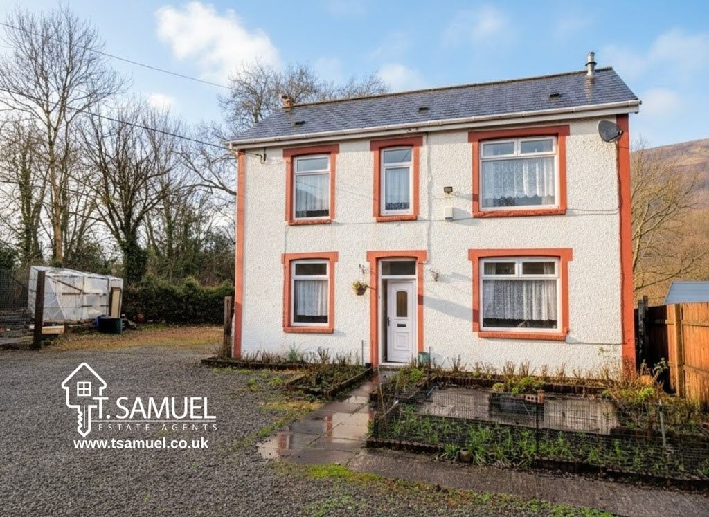 Property photo 2 of 33 Front