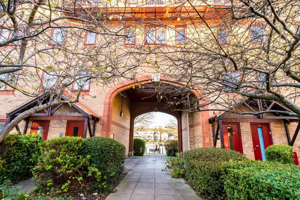 Property photo 1 of 23 Ad_07288.Jpg