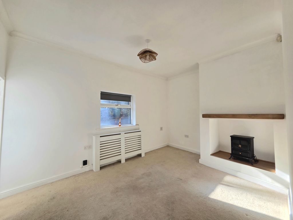 Property photo 1 of 11 Cover