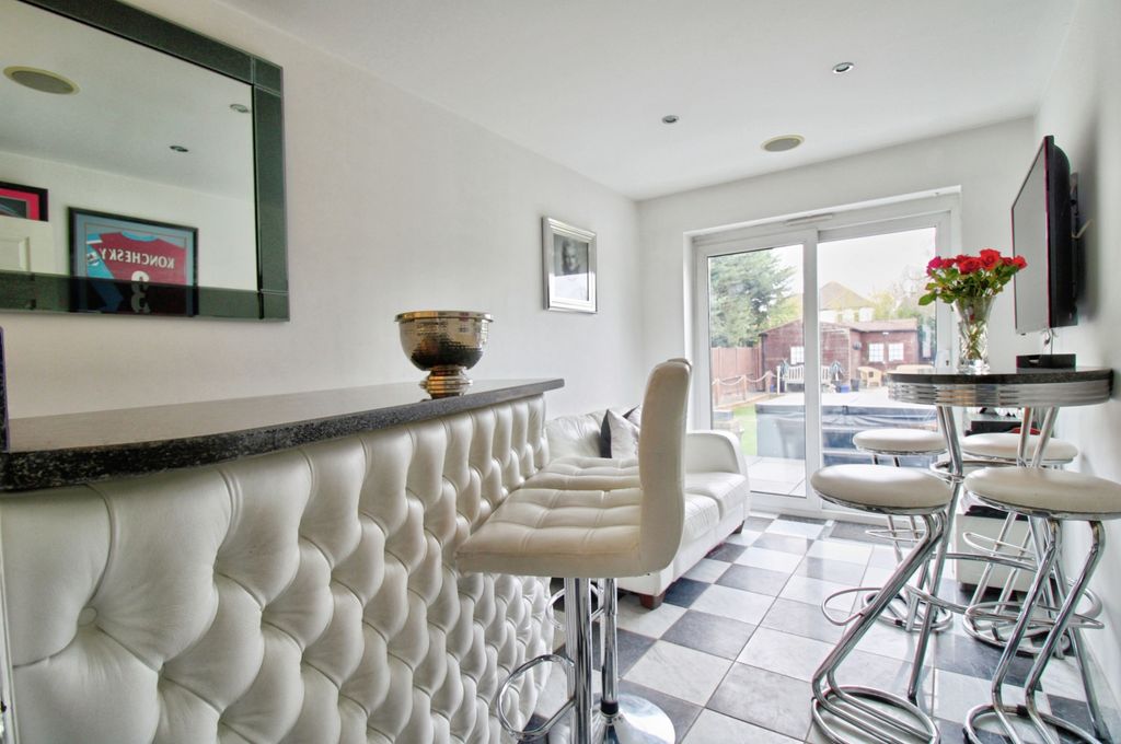 Property photo 3 of 35 16