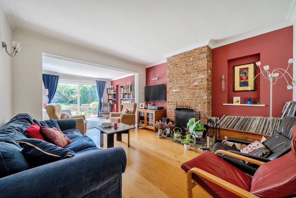 Property photo 2 of 23 1435872-14-69E8Eb...