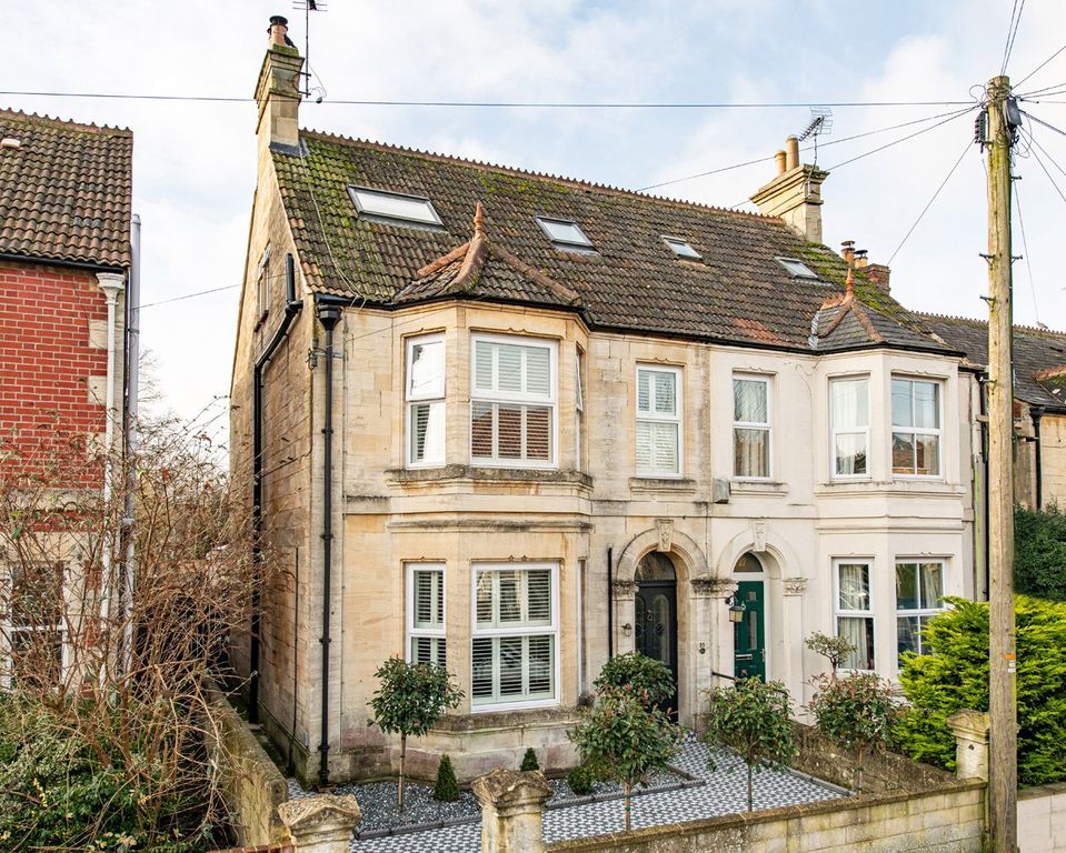 Property photo 1 of 19