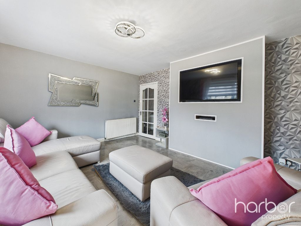 Property photo 3 of 15 4486487