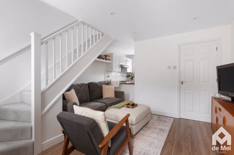 Property photo 3 of 9 Photo 4