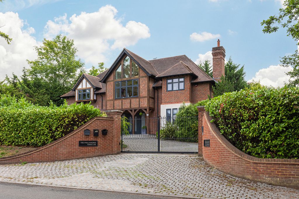 Property photo 1 of 31