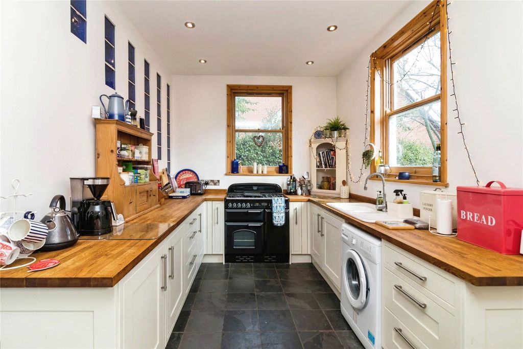 Property photo 2 of 18 Kitchen