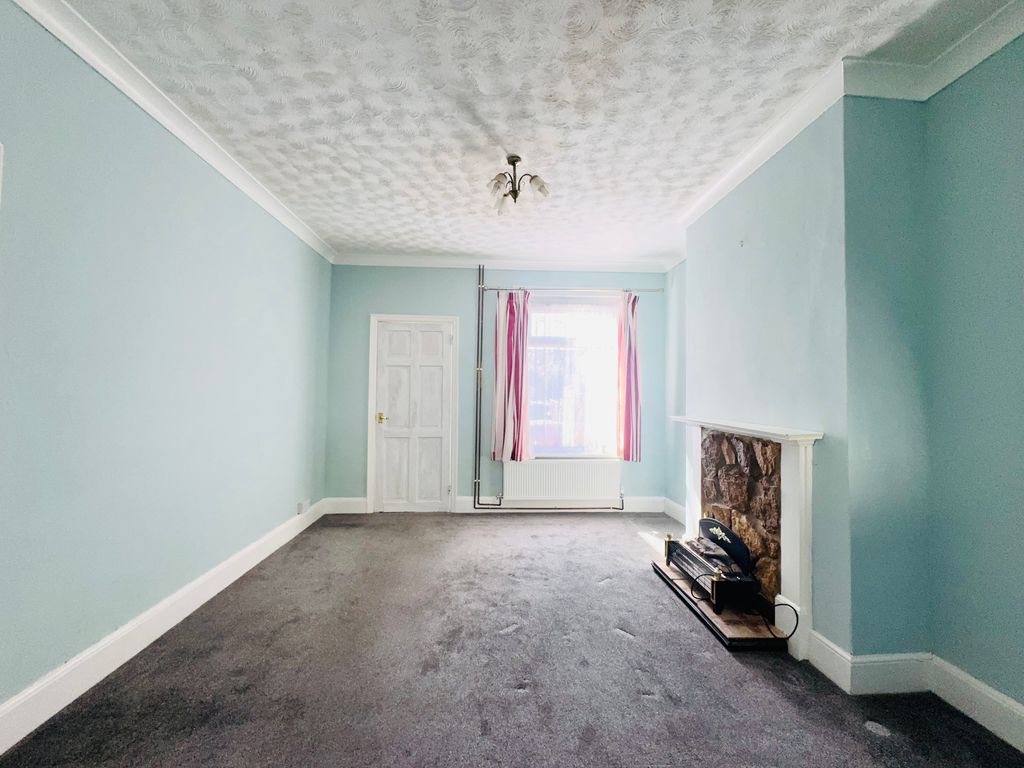 Property photo 3 of 18 Image