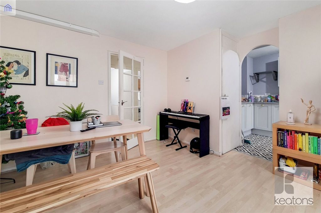 Property photo 2 of 6 Living Room