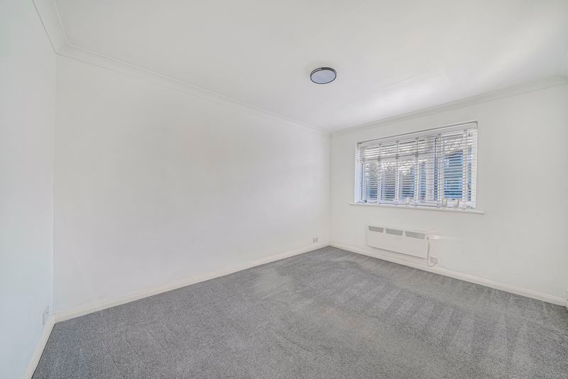 Property photo 2 of 12 Lounge