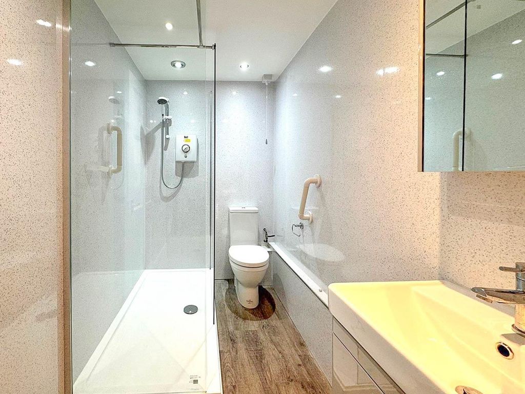 Property photo 2 of 8 Shower Room