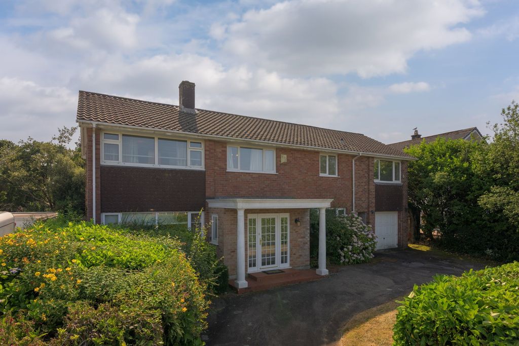 Property photo 1 of 40