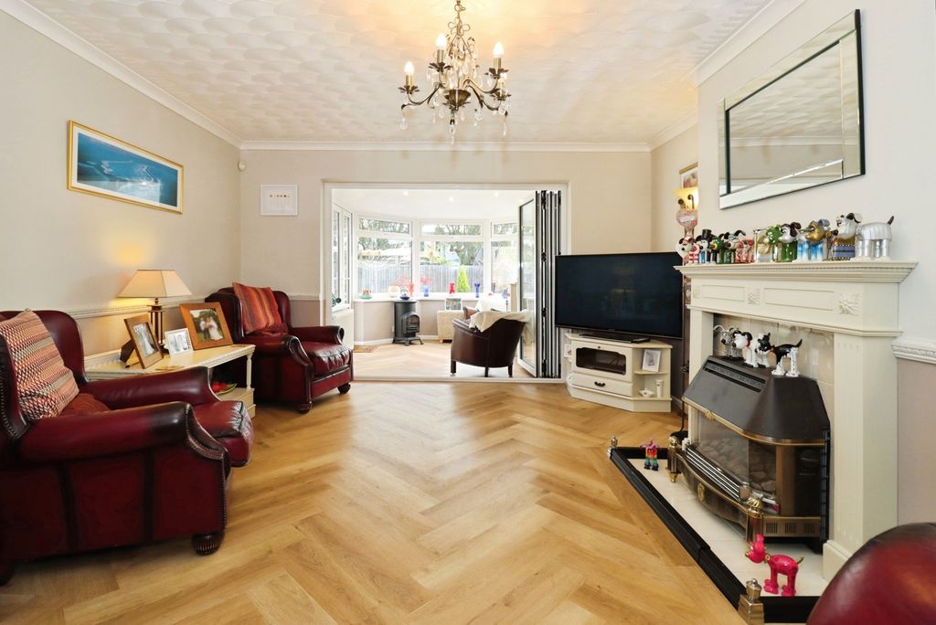 Property photo 3 of 17 Photo