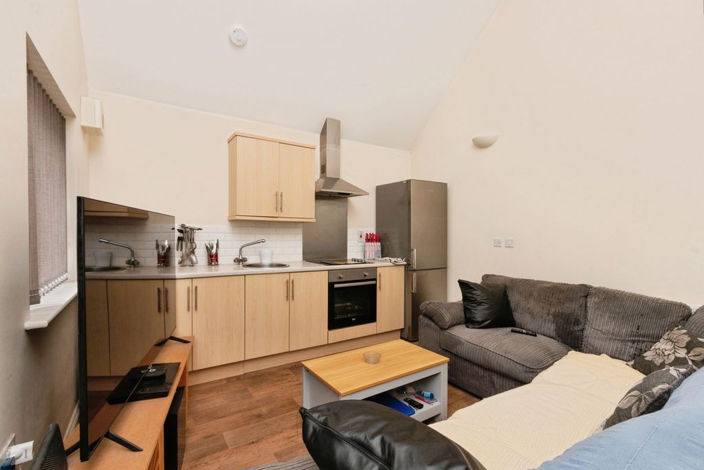 Property photo 3 of 17 Photo