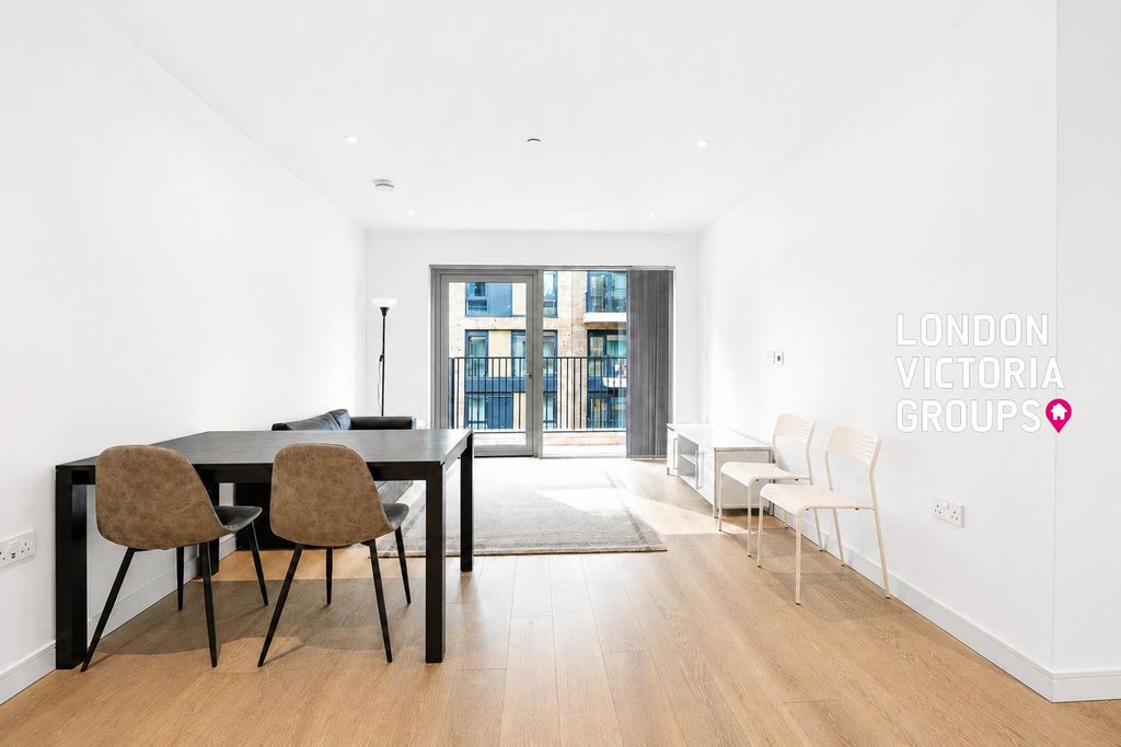 Property photo 3 of 14 1-12388.Jpg