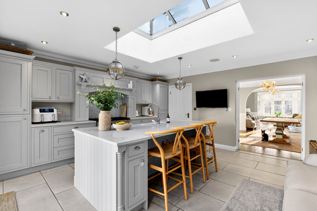 Property photo 3 of 20