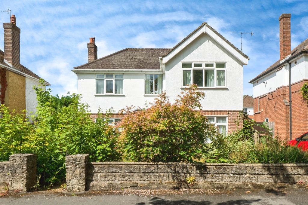 Property photo 2 of 29