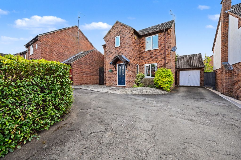 Property photo 1 of 19
