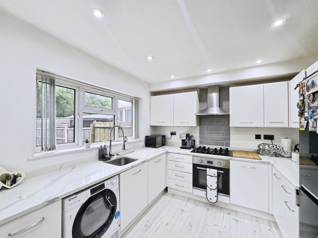 Property photo 2 of 11 Pbox-Img.Jpg