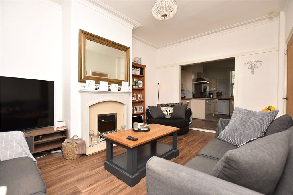 Property photo 2 of 12 Picture No. 29