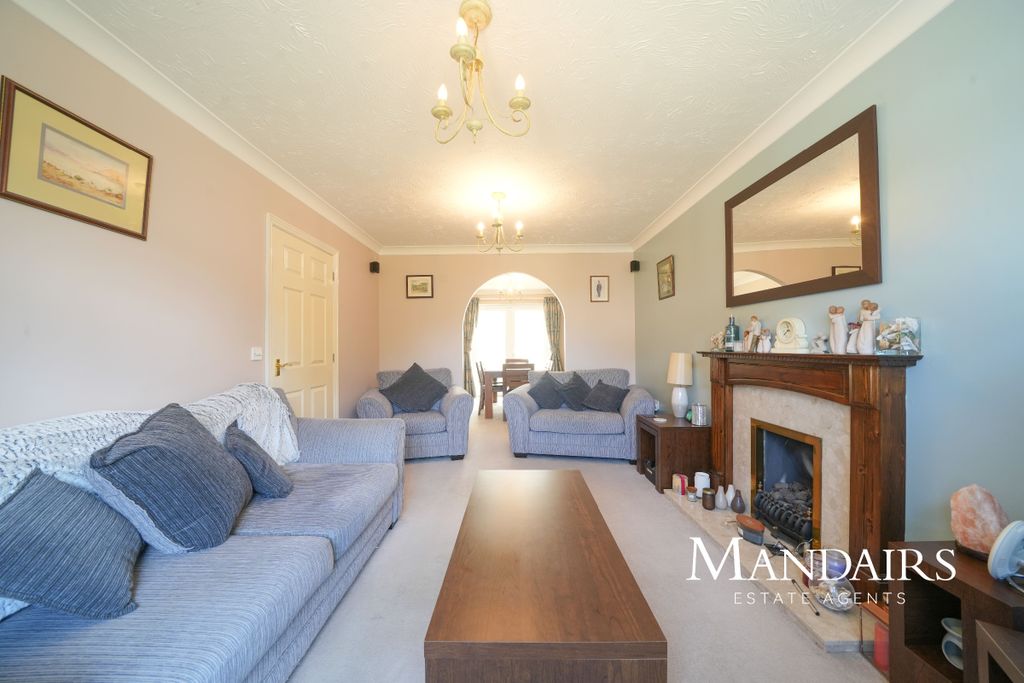 Property photo 2 of 37
