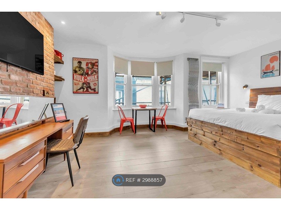 Property photo 2 of 9 Open Plan